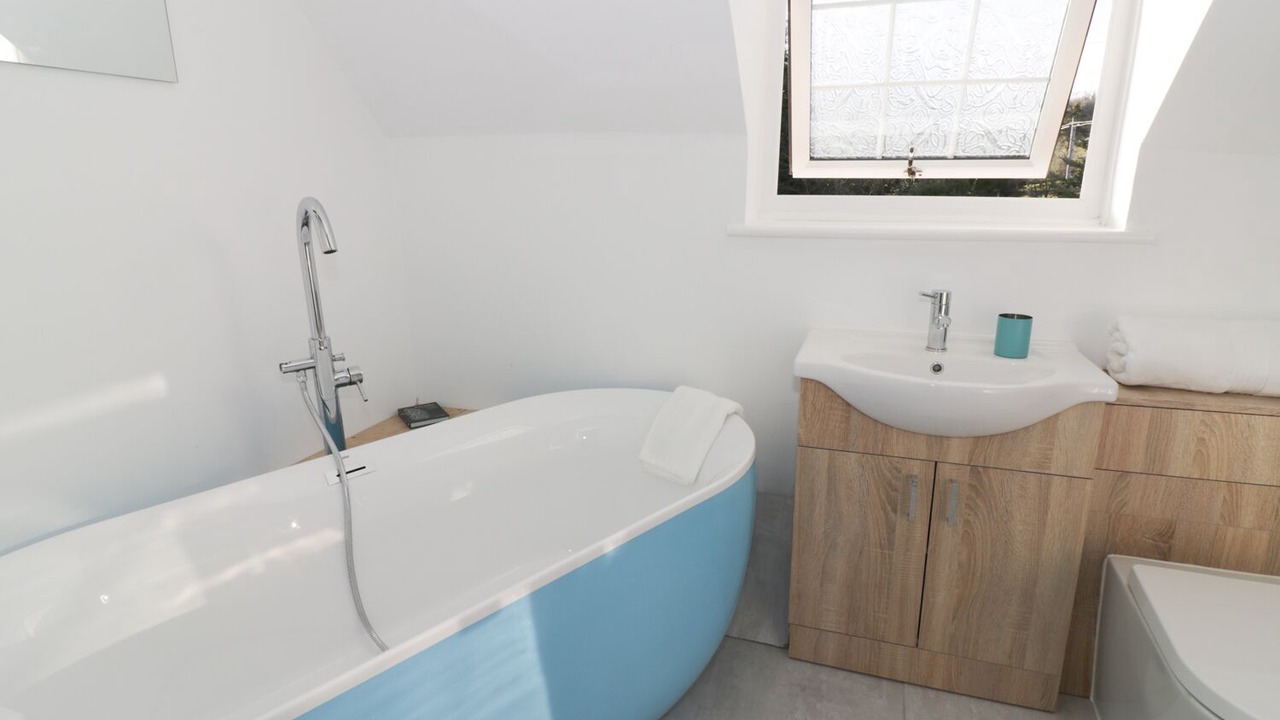 Photo of Bathroom in Broadwas