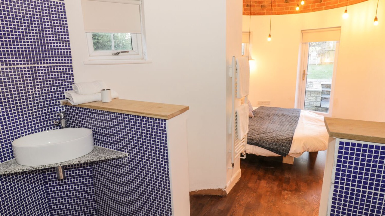 Photo of Bedroom in Broadwas