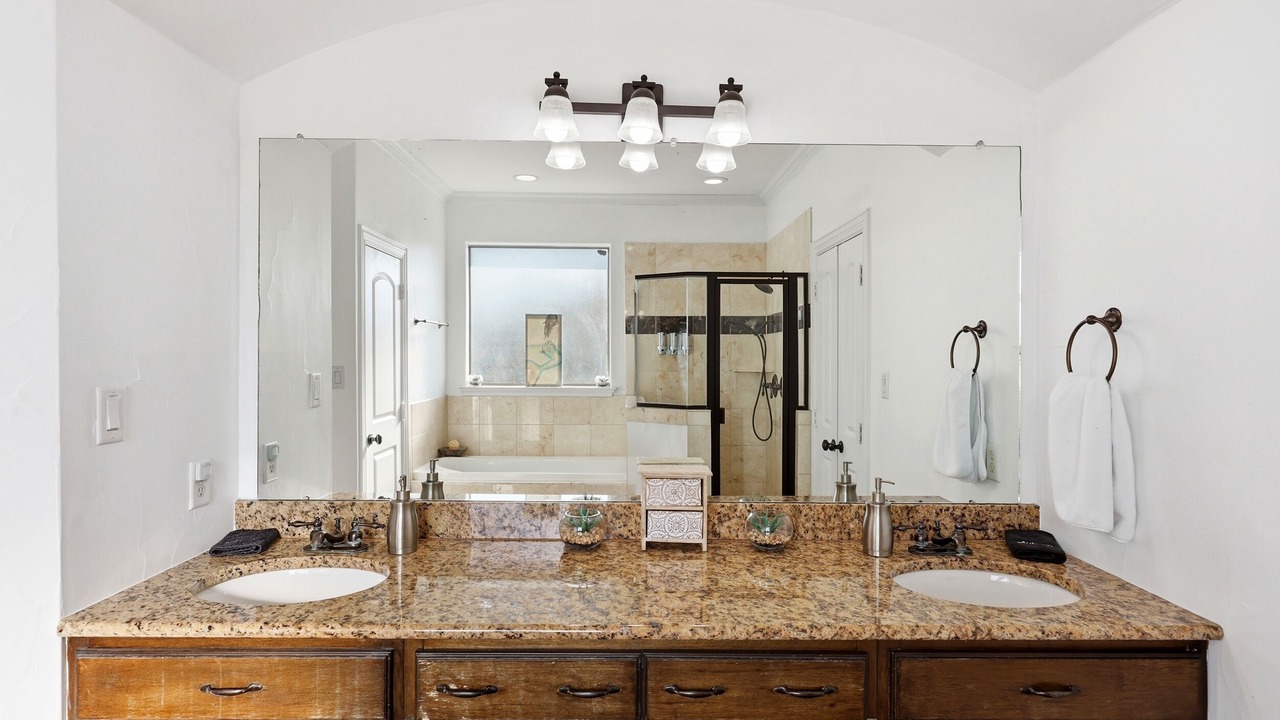 Photo of Bathroom in Knox - Henderson