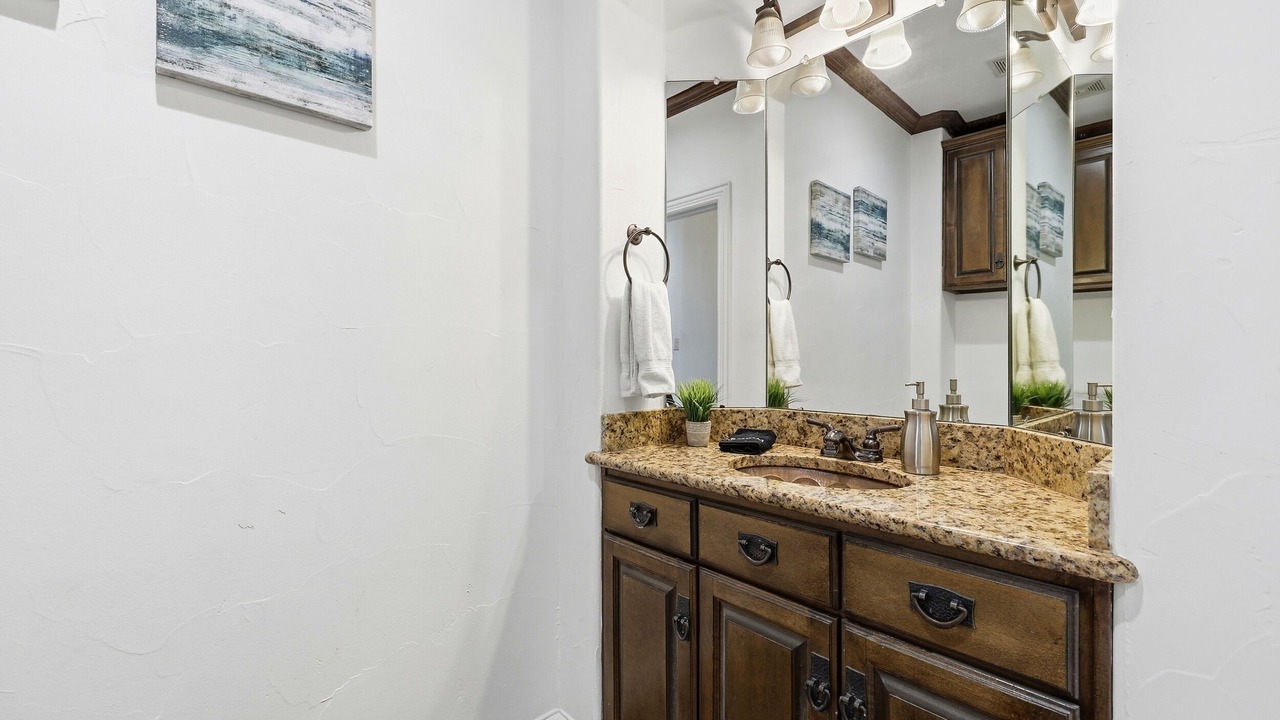 Photo of Bathroom in Knox - Henderson