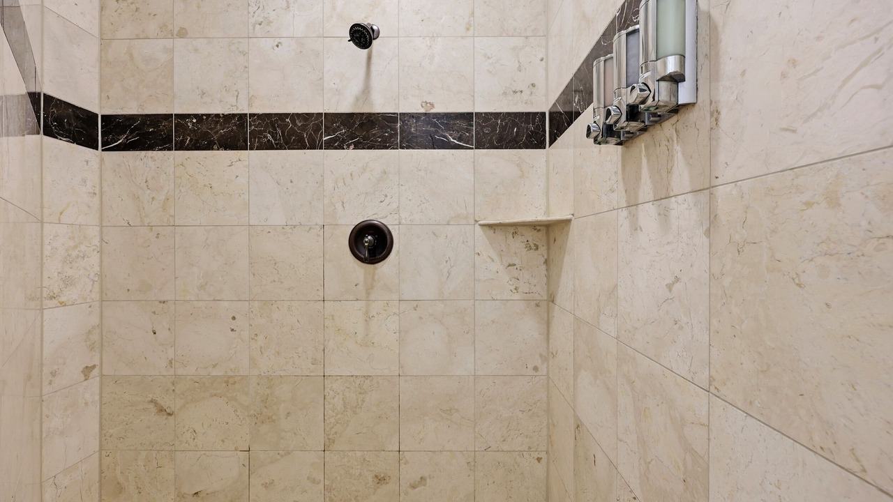 Photo of Bathroom in Knox - Henderson