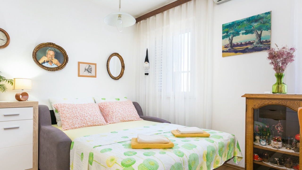 Photo of Livingroom in Mirce
