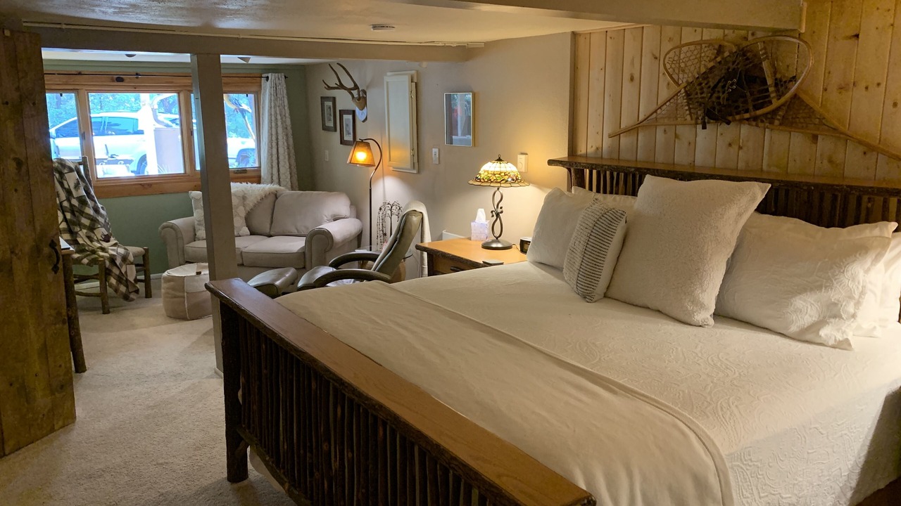 Photo of Bedroom in Cedar Crest