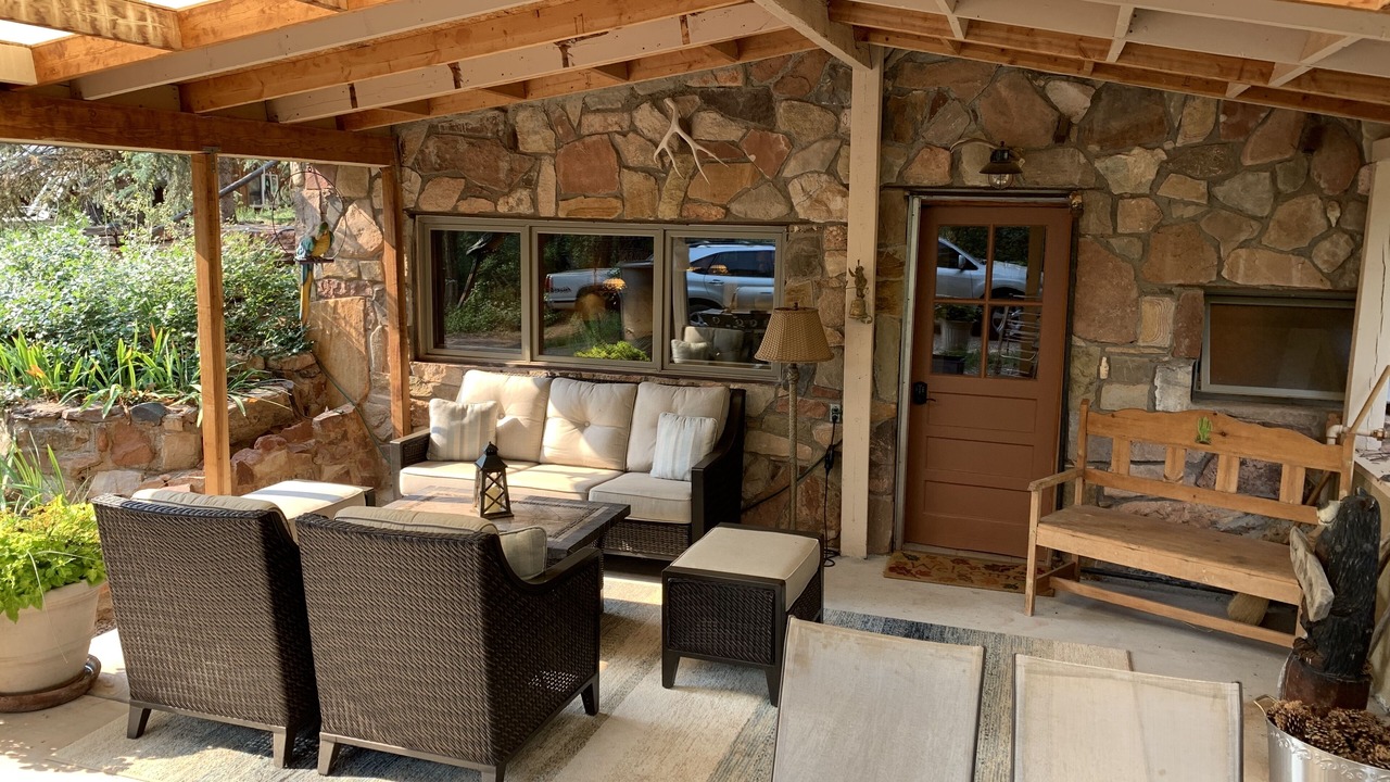 Photo of Patio Balcony in Cedar Crest