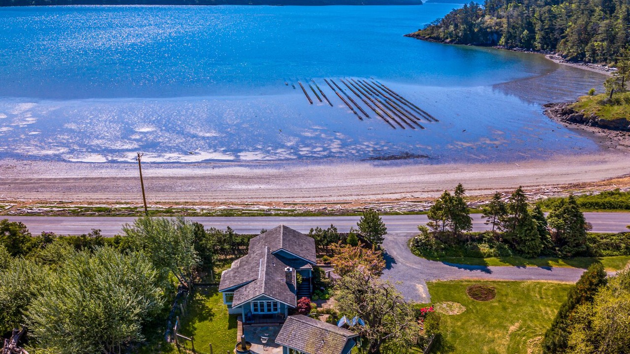 Photo of Others in Eastsound