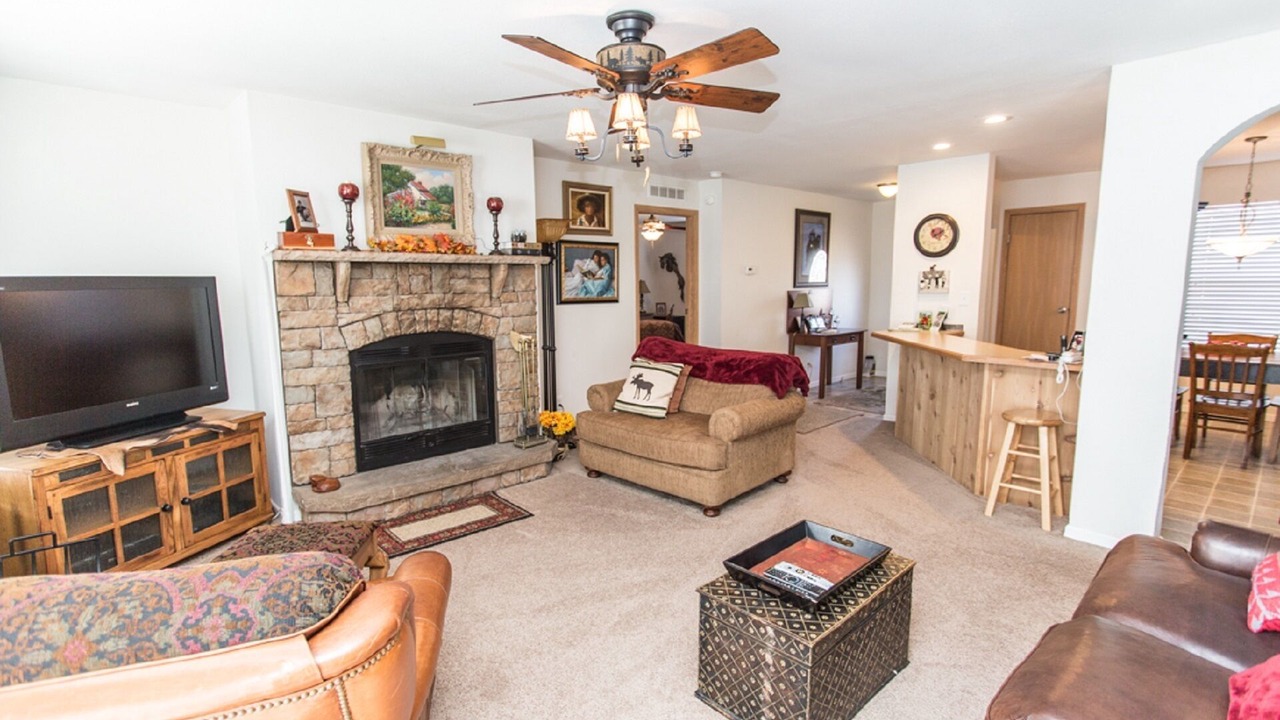 Photo of Livingroom in Devils Elbow