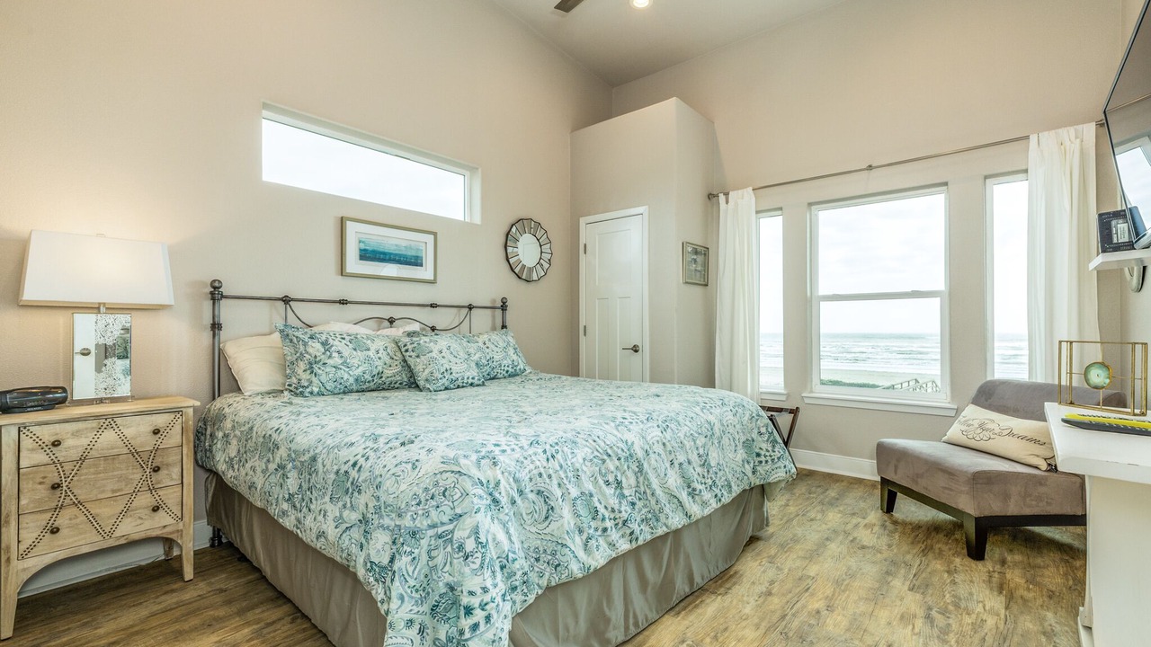 Photo of Bedroom in Surfside Beach