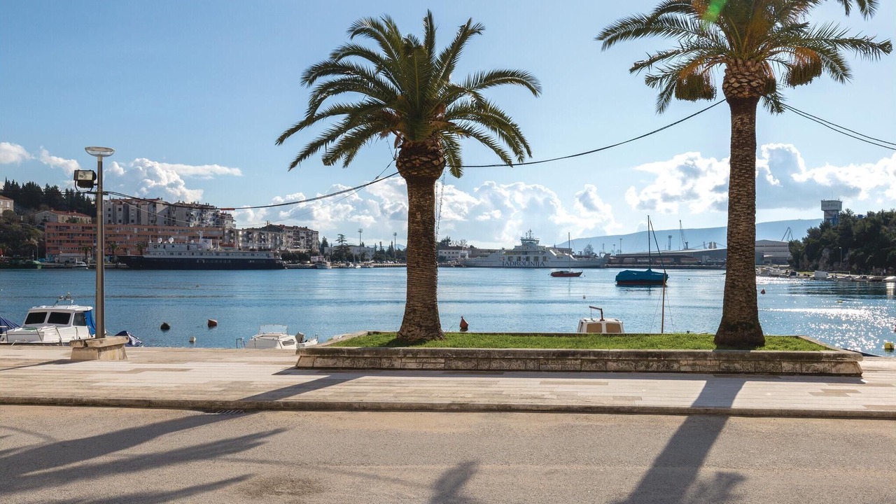 Photo of Others in Ploce