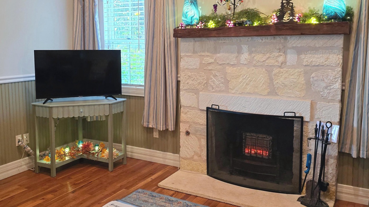 Photo of Livingroom in Fredericksburg