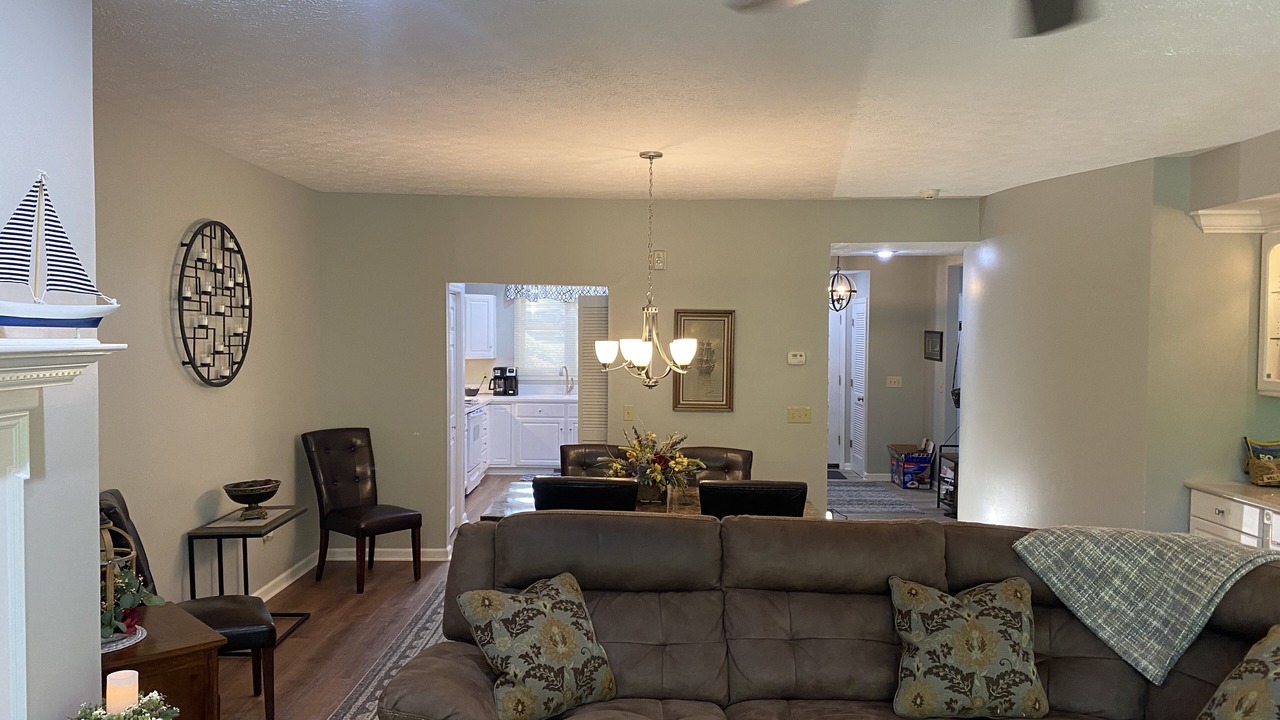 Photo of Livingroom in Salem