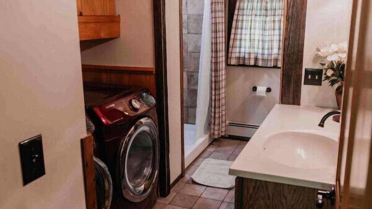 Photo of Bathroom in Shinglehouse