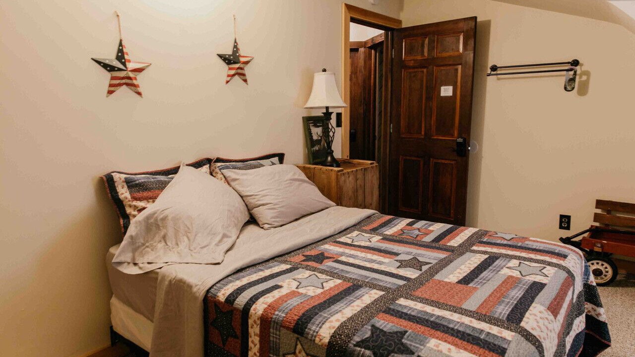 Photo of Bedroom in Shinglehouse