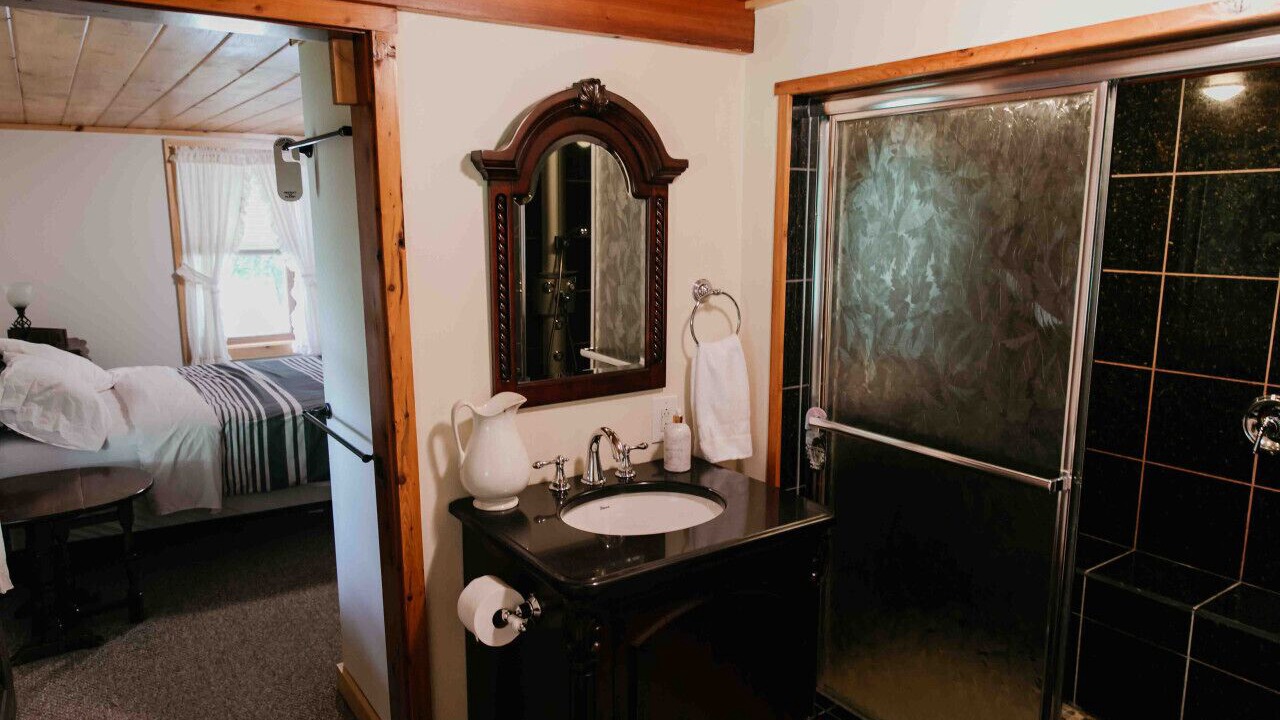 Photo of Bathroom in Shinglehouse