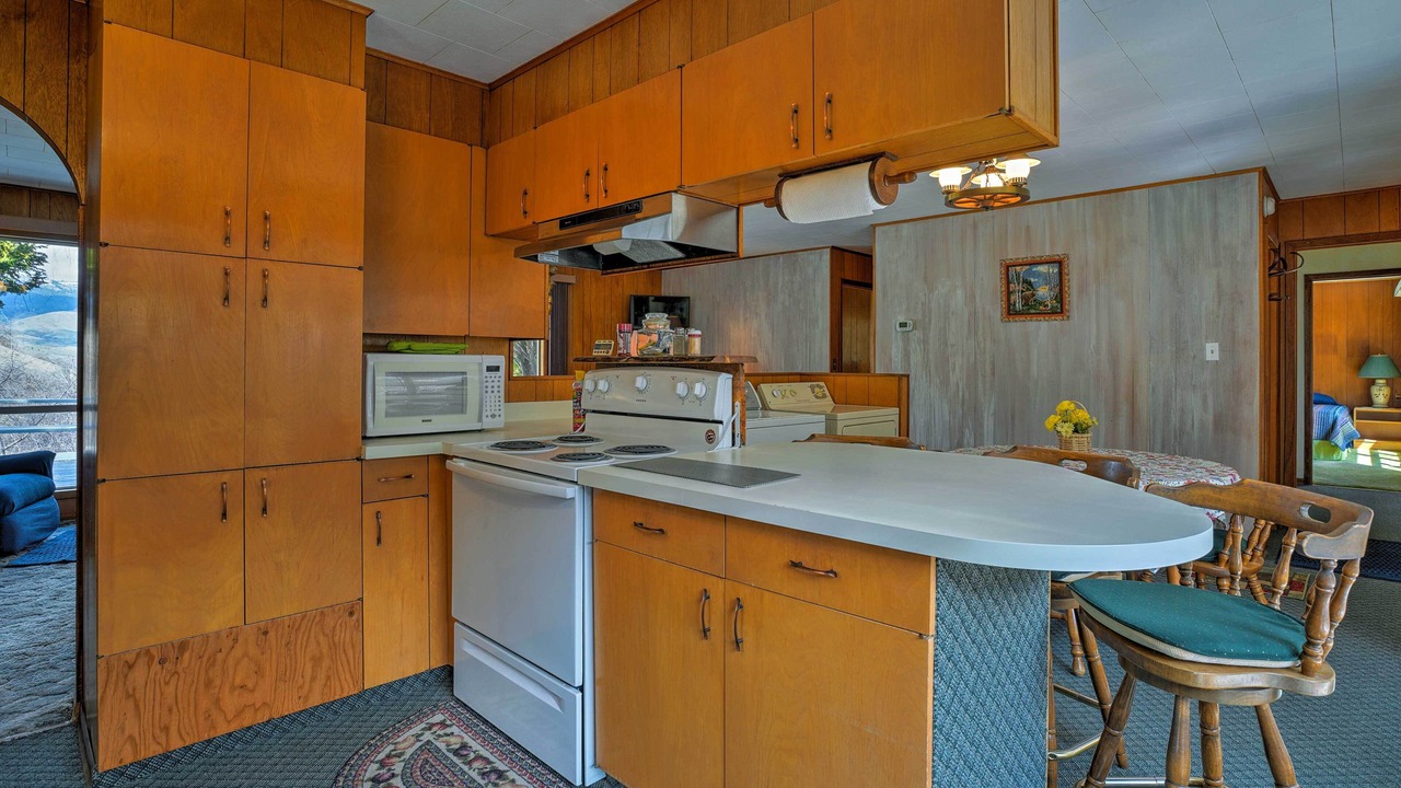 Photo of Others in White Bird