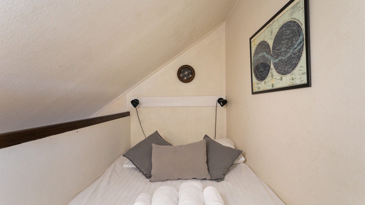 Photo of Bedroom in Centre