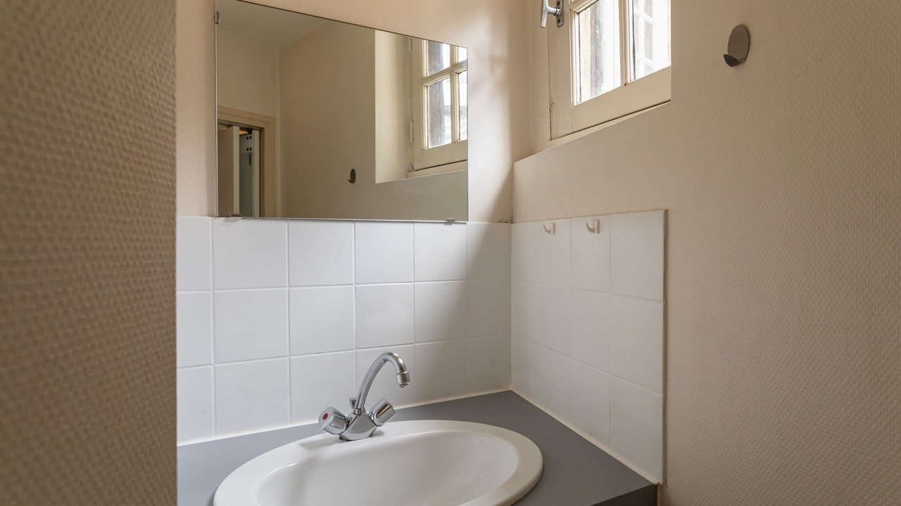 Photo of Bathroom in Centre