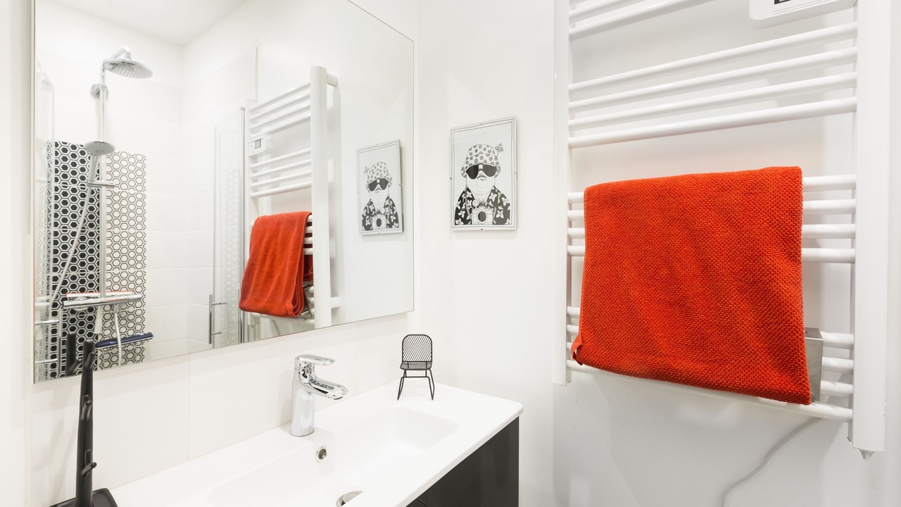 Photo of Bathroom in Centre