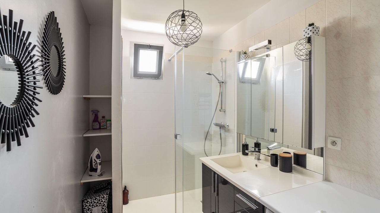 Photo of Bathroom in Saint-Helier