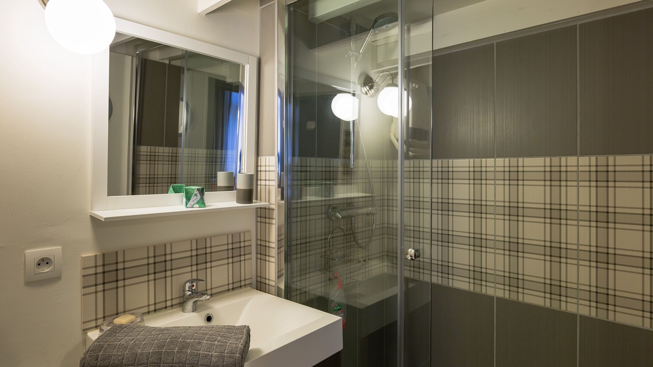 Photo of Bathroom in Centre