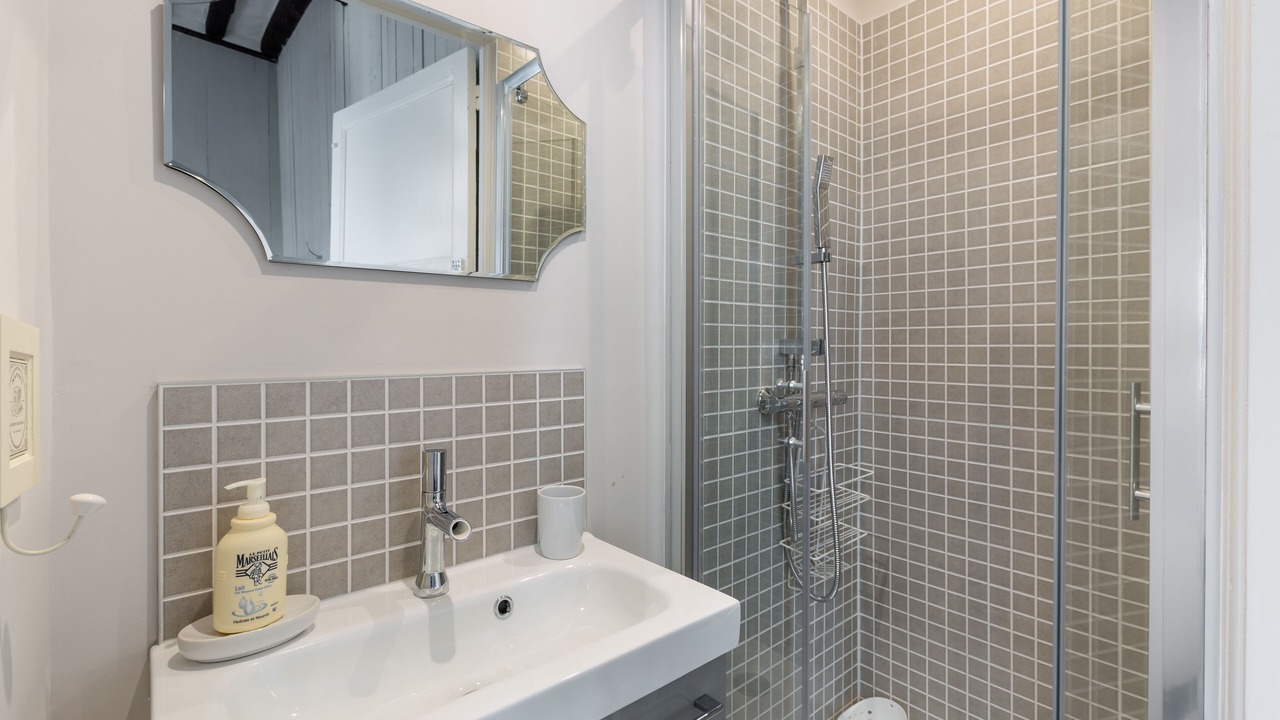 Photo of Bathroom in Centre