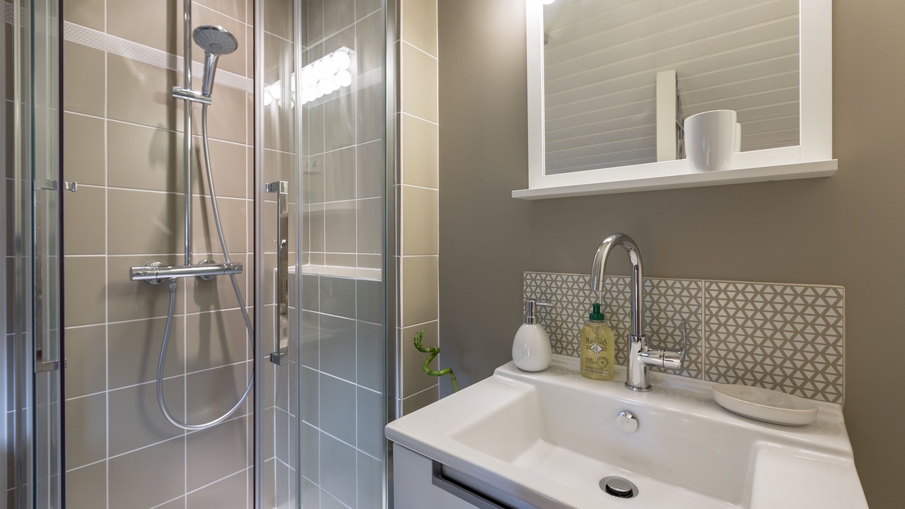 Photo of Bathroom in Centre