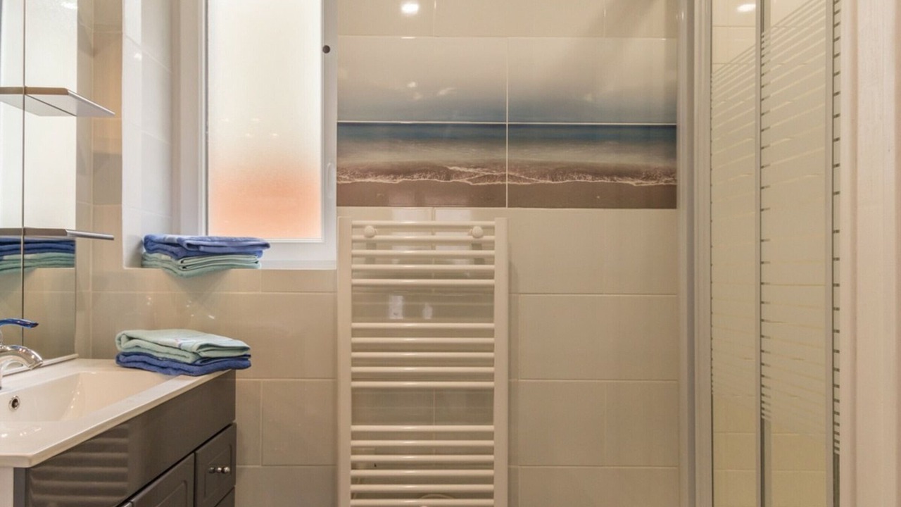 Photo of Bathroom in Saint-Pair-sur-Mer