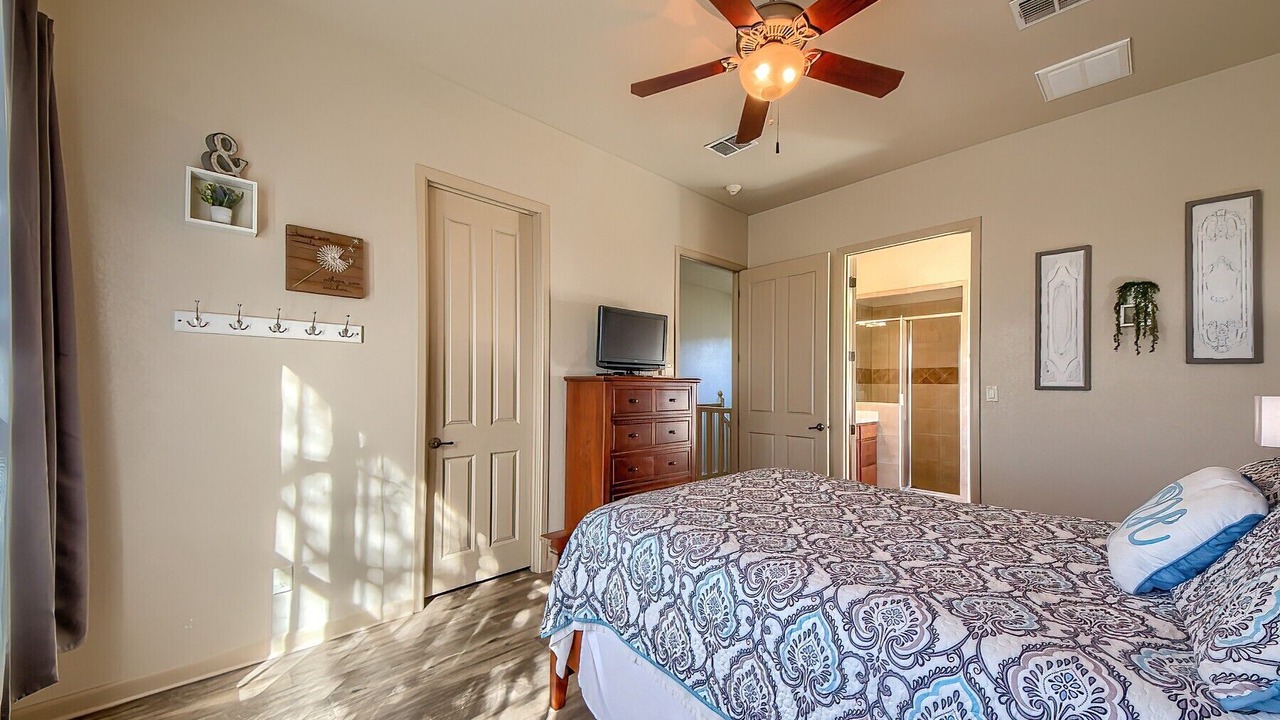 Photo of Bedroom in Canyon Lake