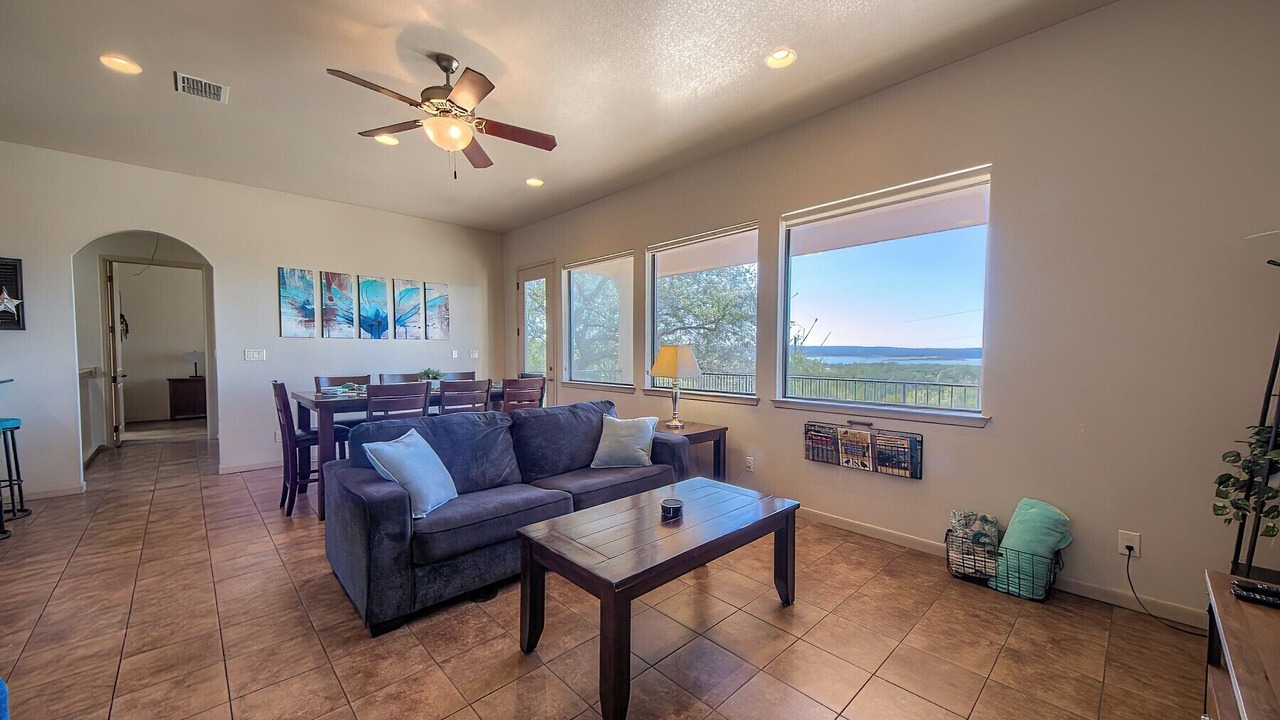 Photo of Livingroom in Canyon Lake