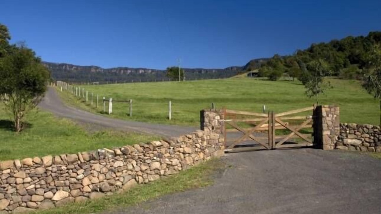 Photo of Outdoor in Foxground