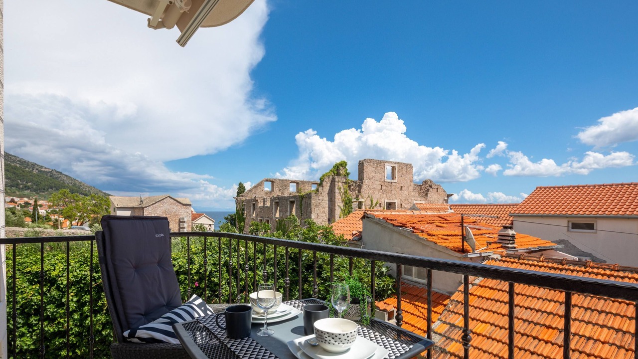 Photo of Patio Balcony in Bol