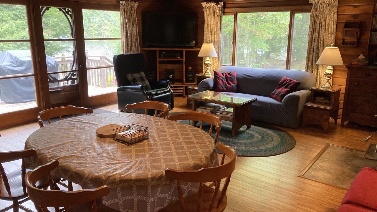 Photo of Livingroom in Algonquin Highlands