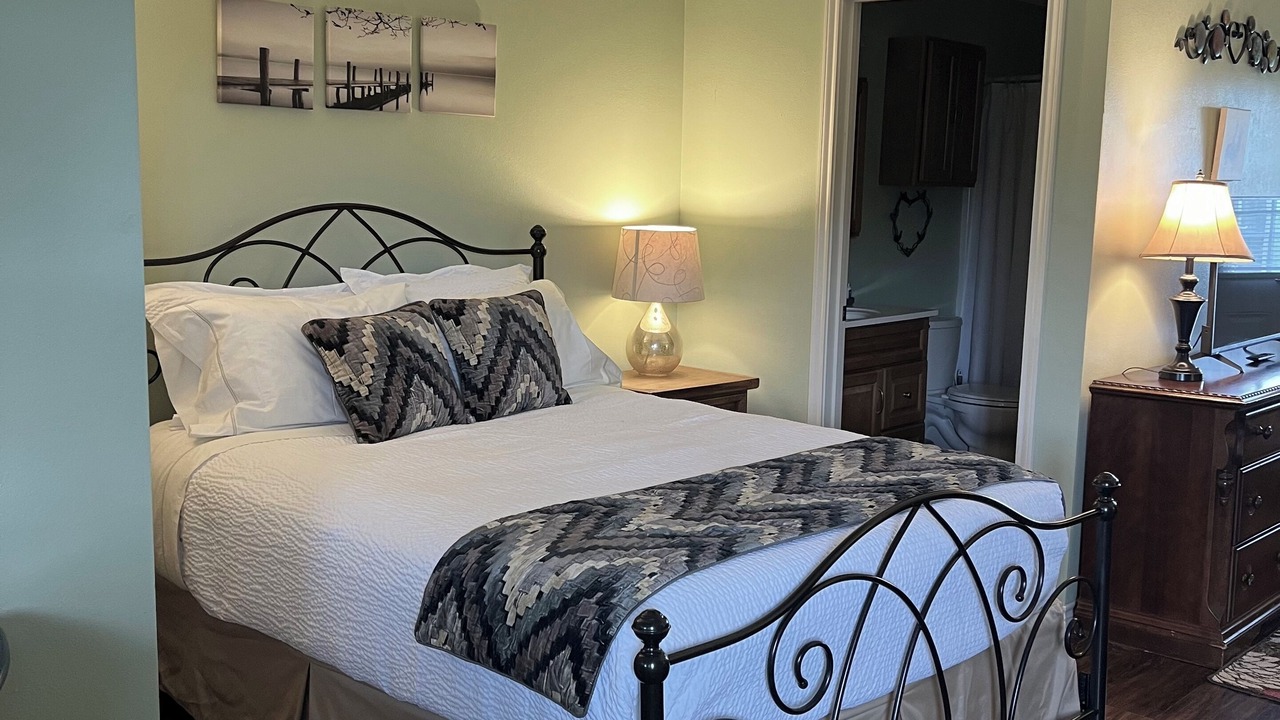 Photo of Bedroom in Lake City