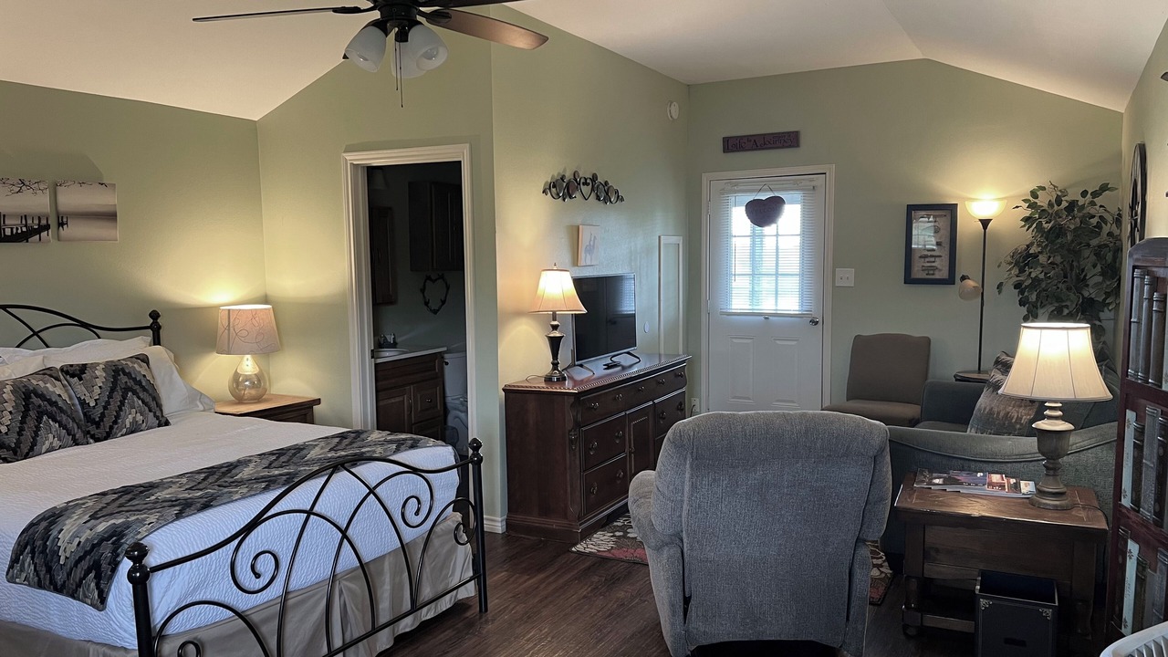 Photo of Bedroom in Lake City