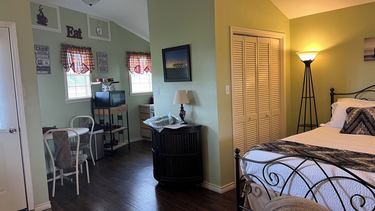 Photo of Bedroom in Lake City