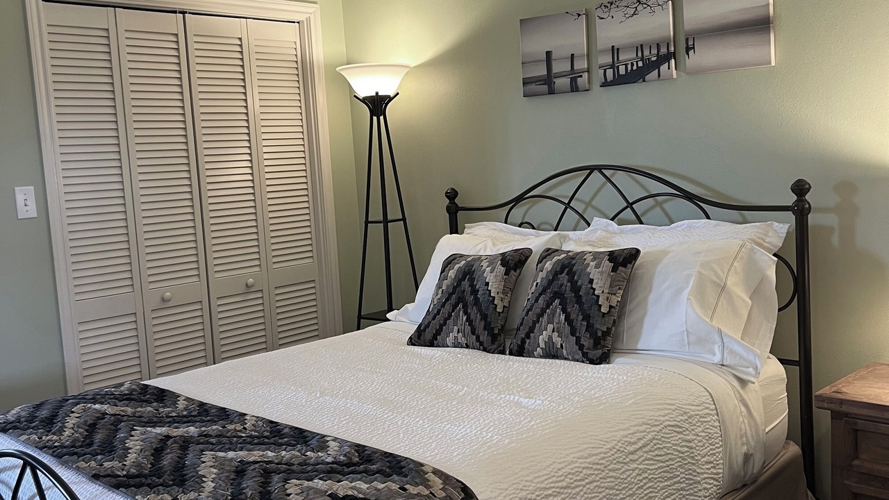 Photo of Bedroom in Lake City