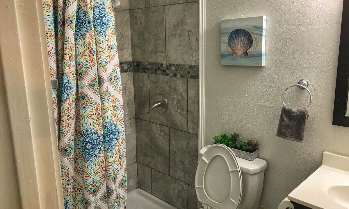 Photo of Bathroom in Mahncke Park