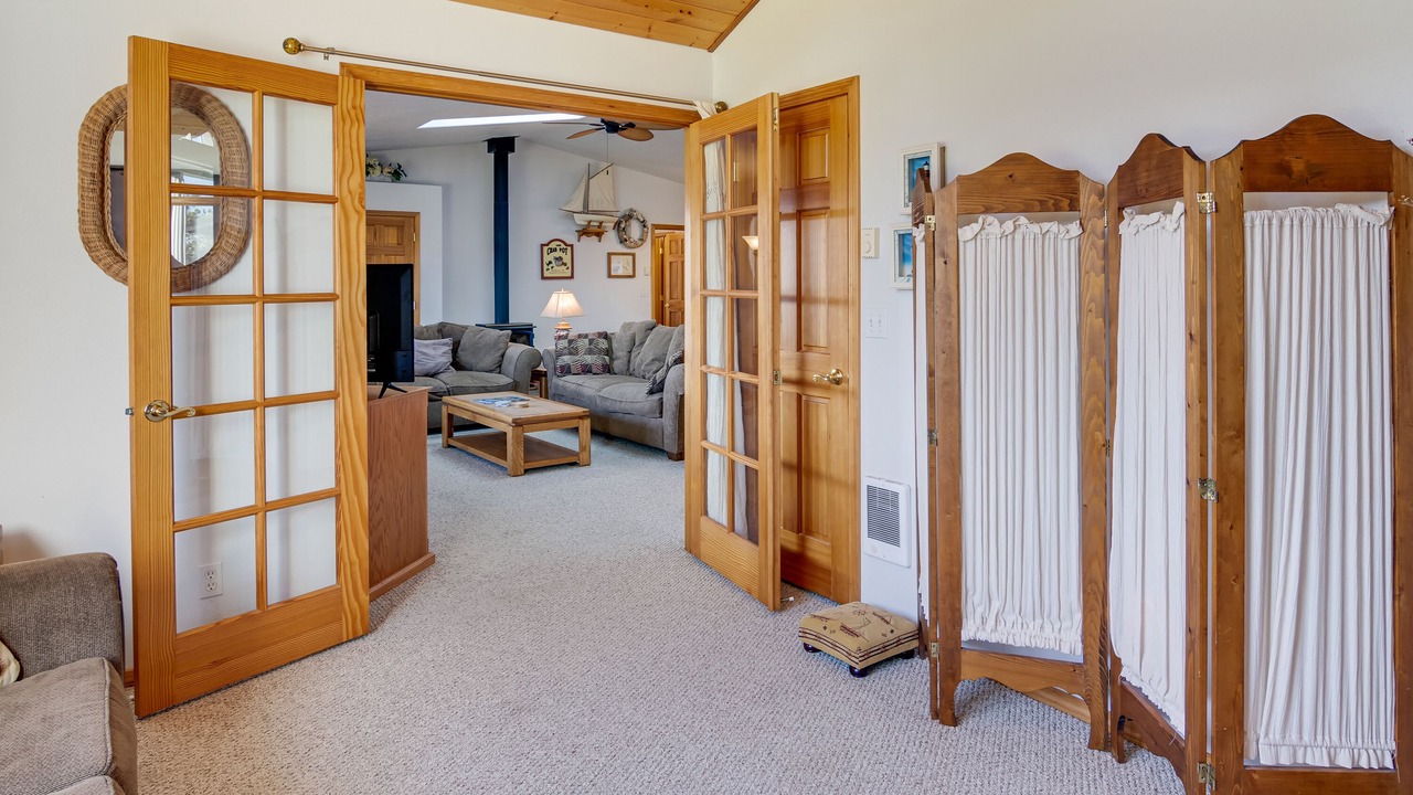 Photo of Livingroom in Bayshore