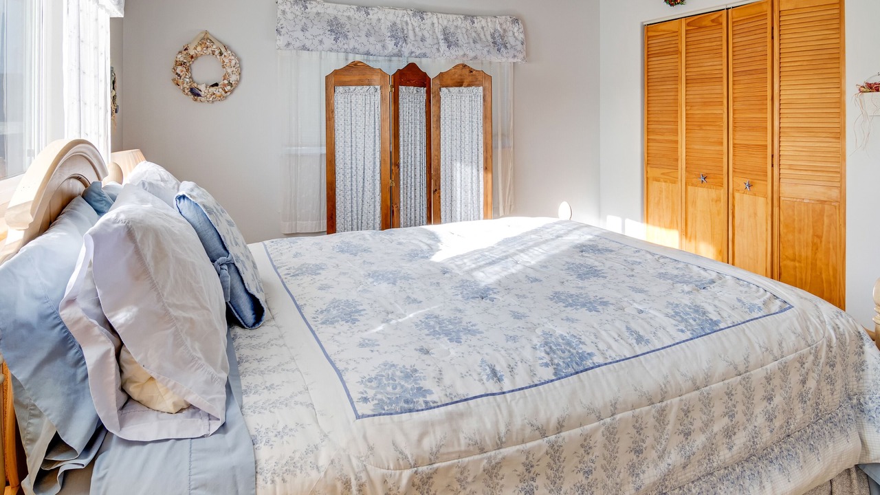 Photo of Bedroom in Bayshore