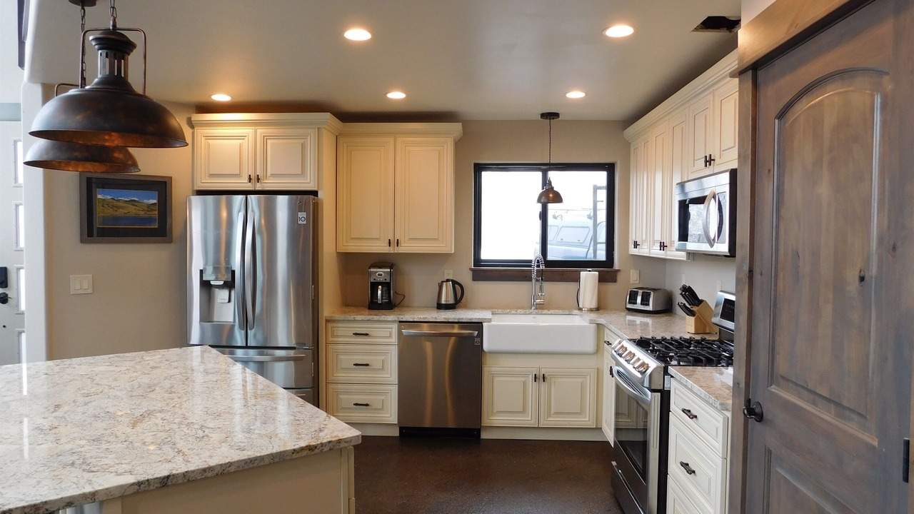 Photo of Others in Emigrant