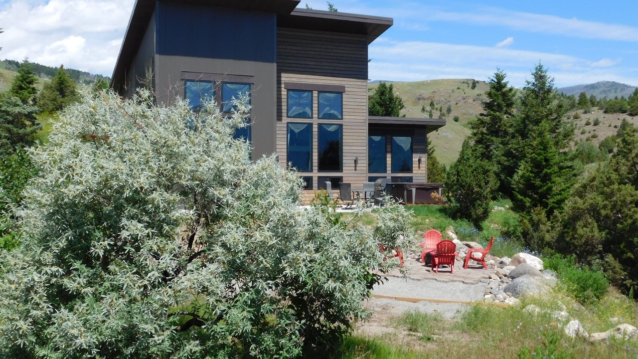 Photo of Outdoor in Emigrant