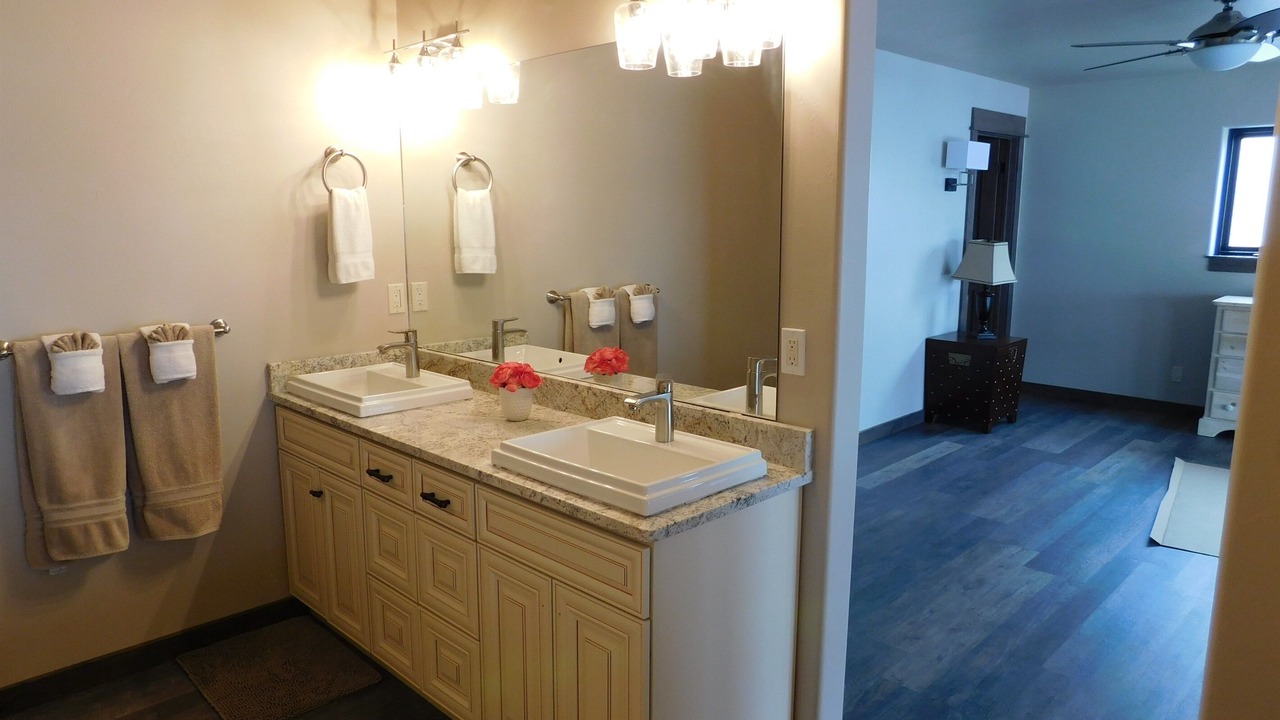 Photo of Bathroom in Emigrant