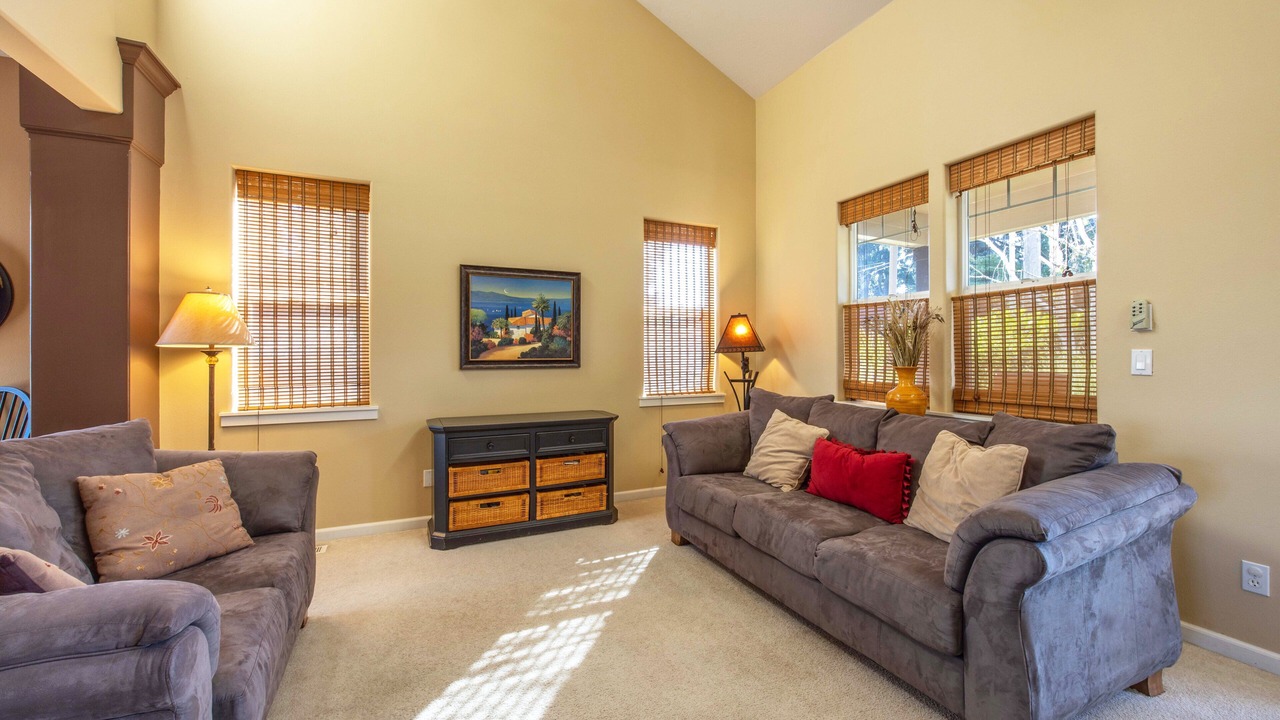 Photo of Livingroom in Hood River