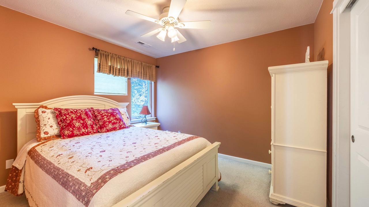 Photo of Bedroom in Hood River