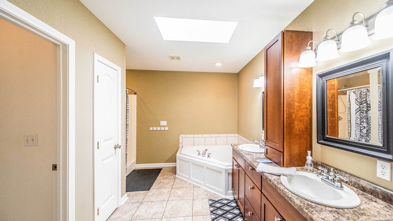 Photo of Bathroom in Grand Rivers