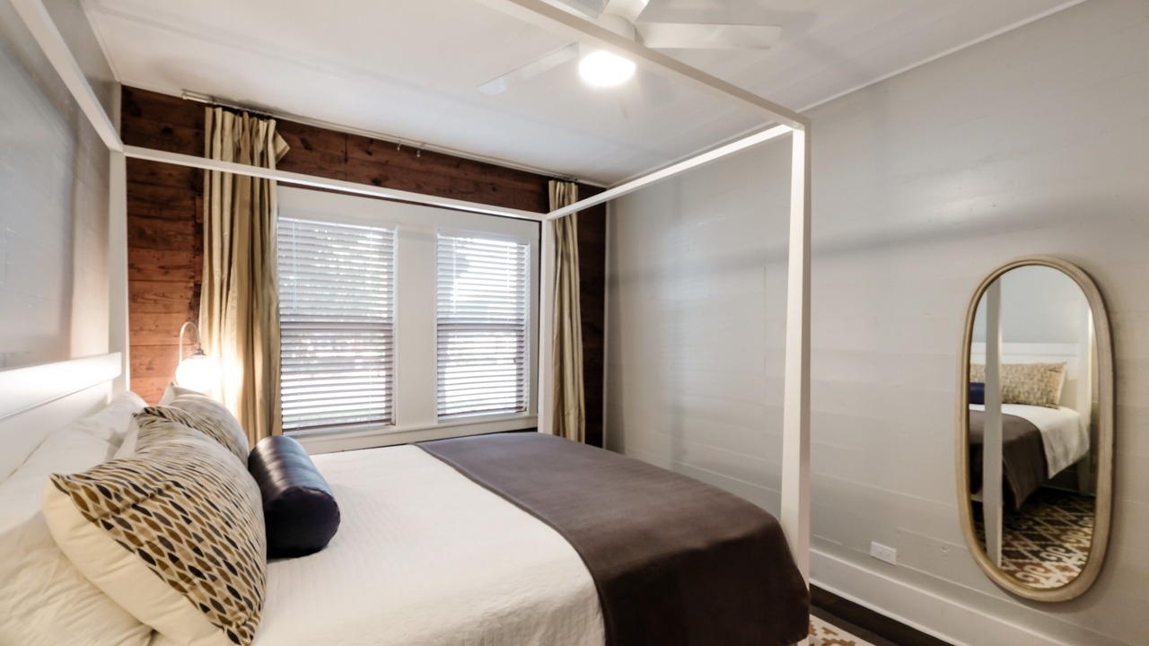 Photo of Bedroom in Tobin Hill