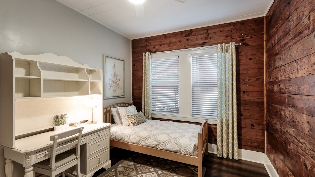 Photo of Bedroom in Tobin Hill