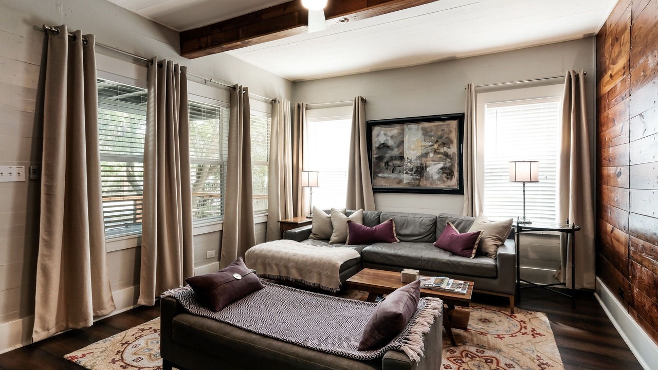 Photo of Livingroom in Tobin Hill