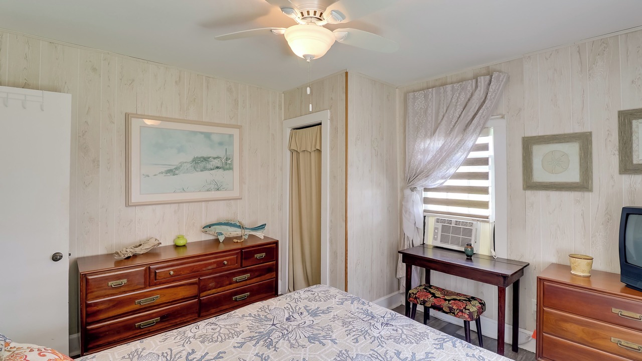 Photo of Bedroom in Long Neck