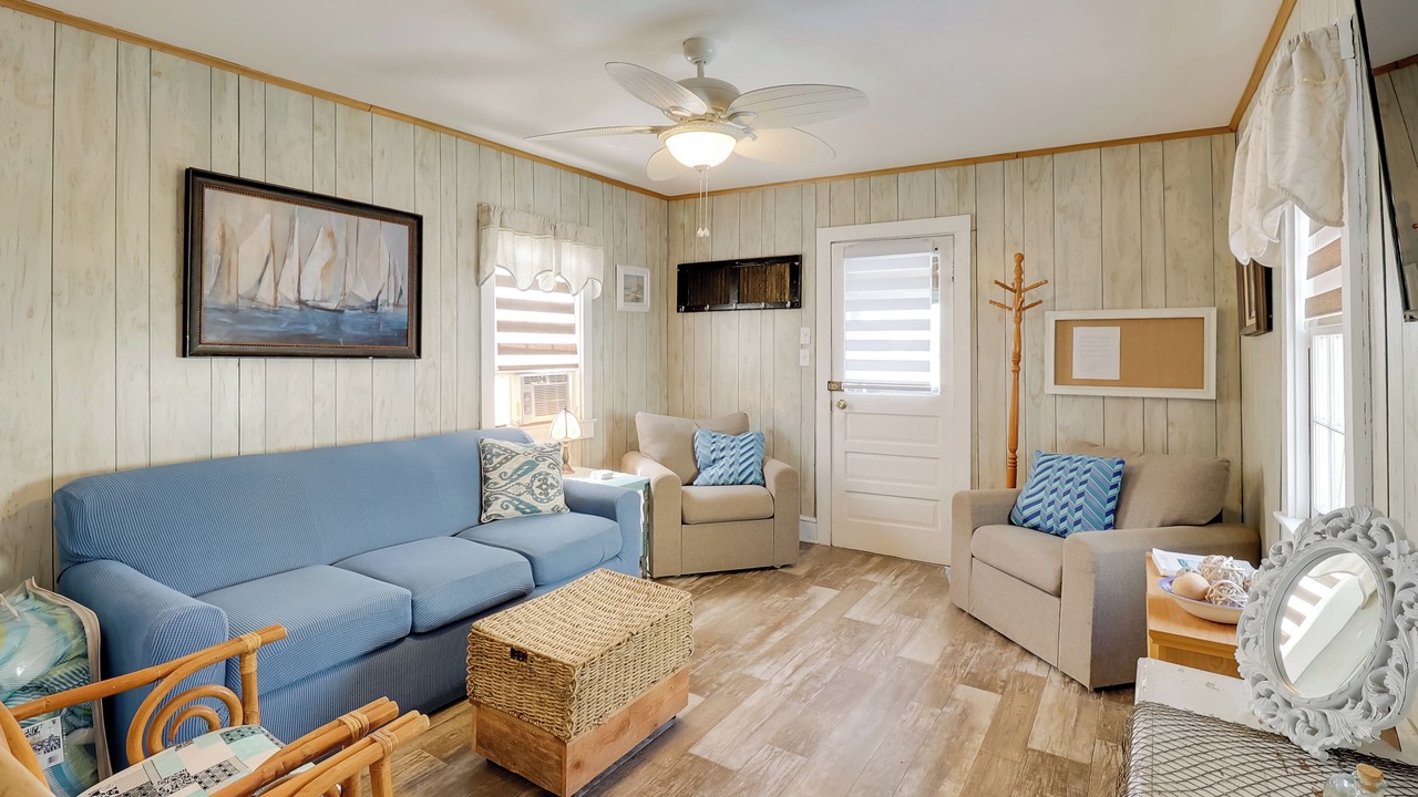 Photo of Livingroom in Long Neck