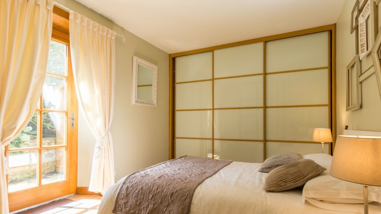 Photo of Bedroom in Grosville